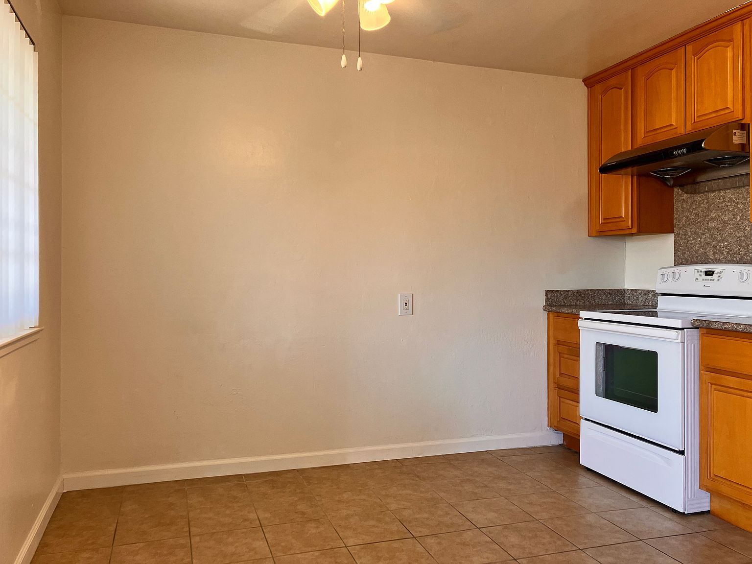 626 Pinewood Dr photo 2