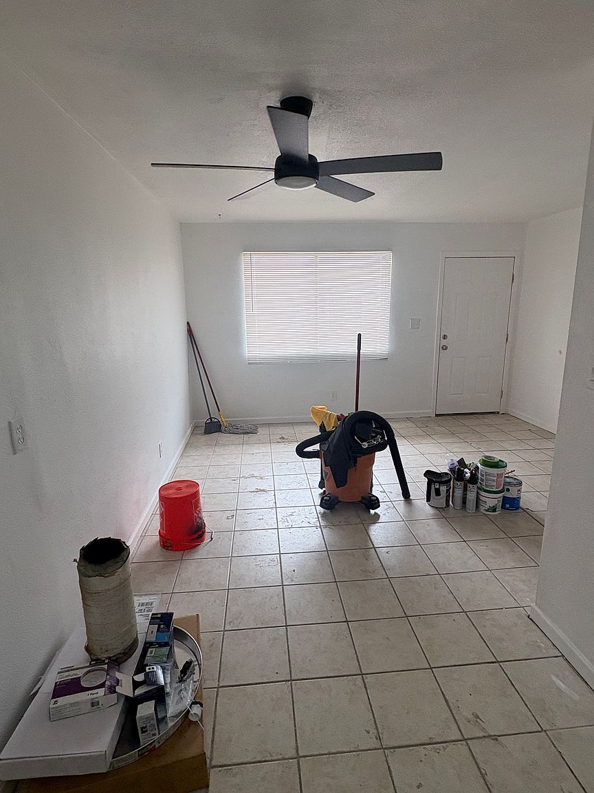 2715 E Marconi Ave photo 2
