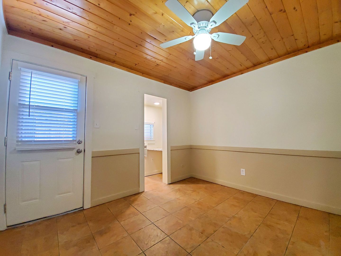 1 beds  1.0 baths photo 5
