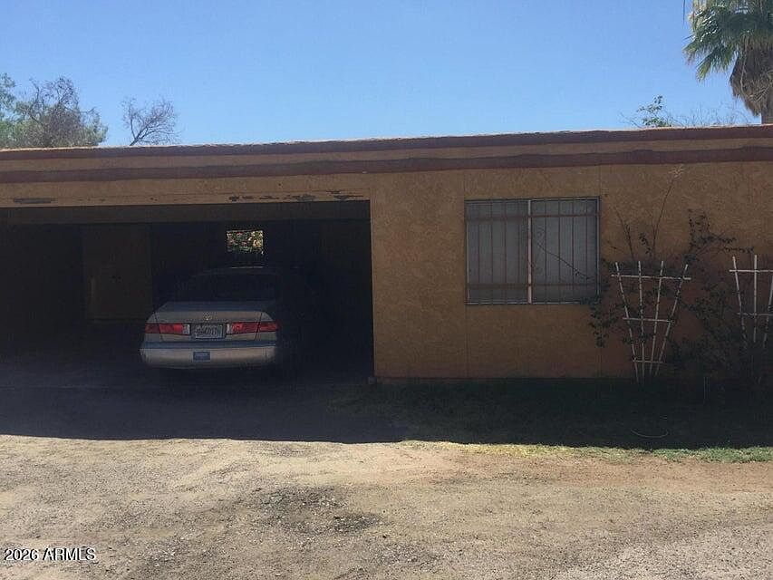 1233 E Henry St photo 3