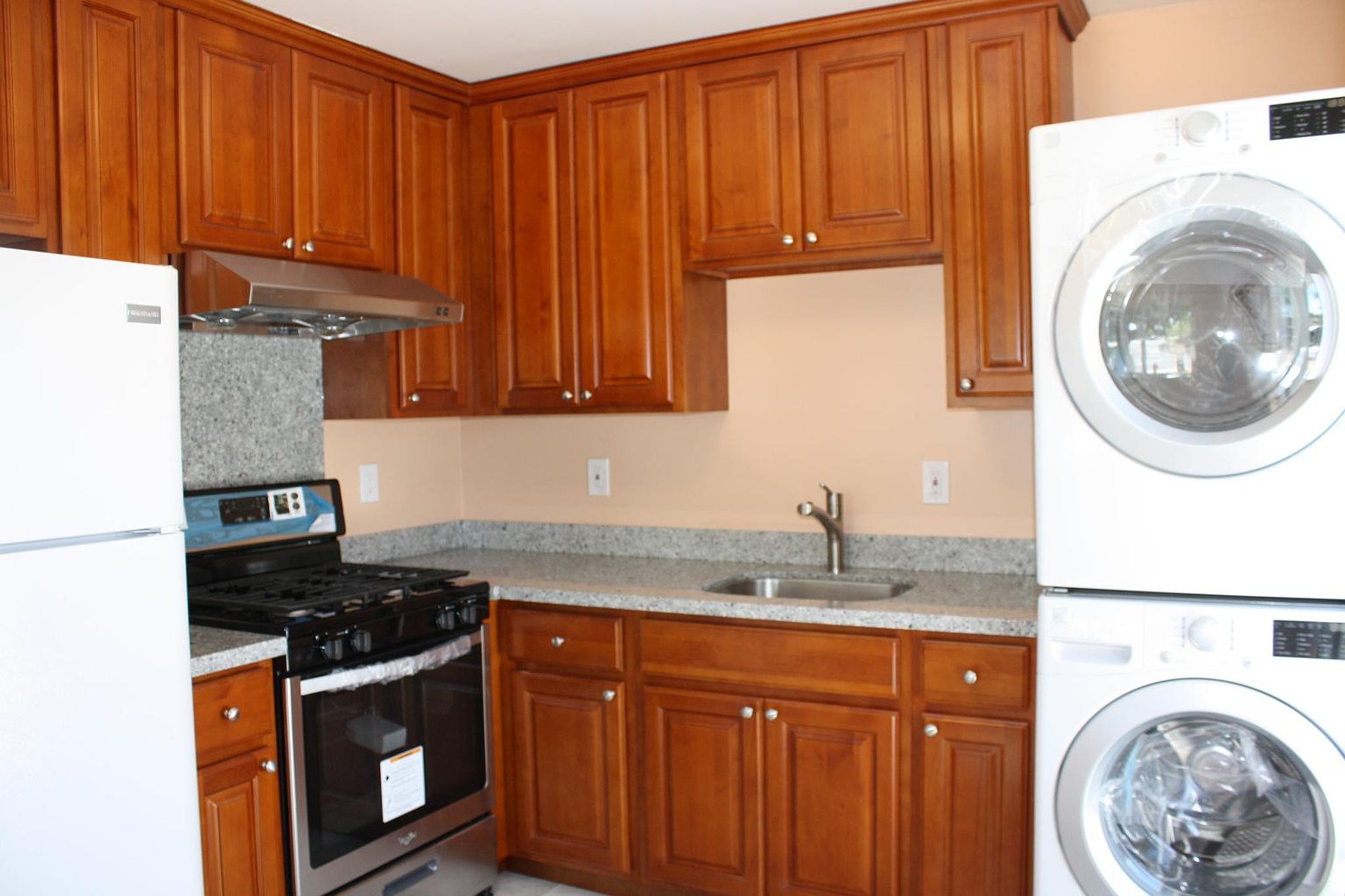259 Selwyn Dr photo 3