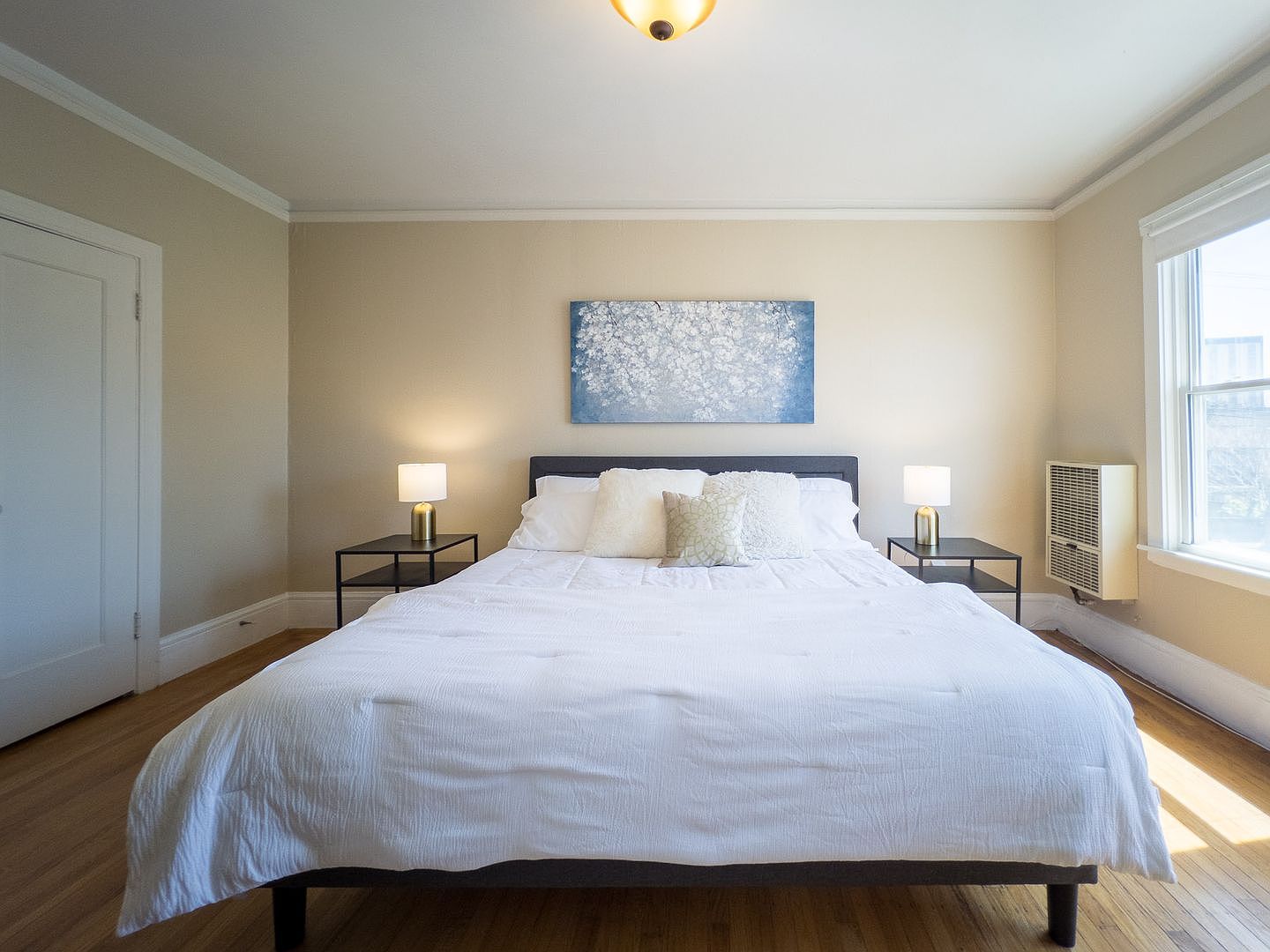427 38th St unit 8 (furnished) photo 5