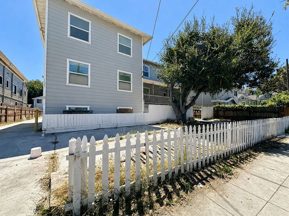 1506 Lincoln Ave photo 2