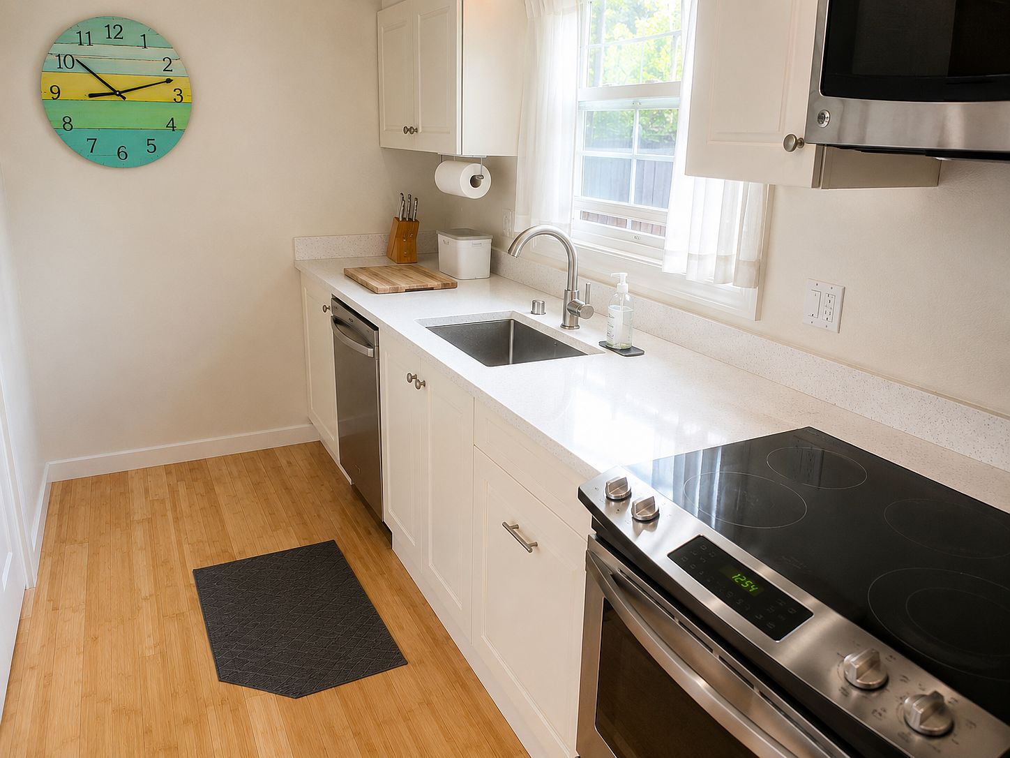 2BR/1BA Apartment on Corte Madera Ave · Corte Madera photo 3