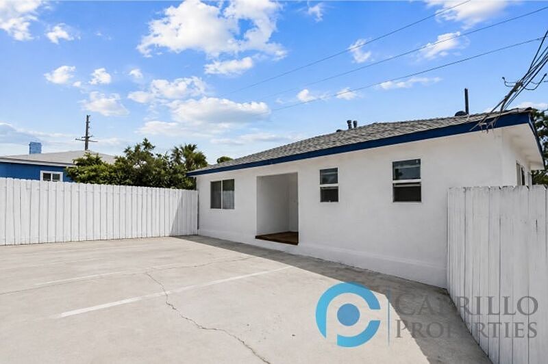2933 Prospect St photo 3