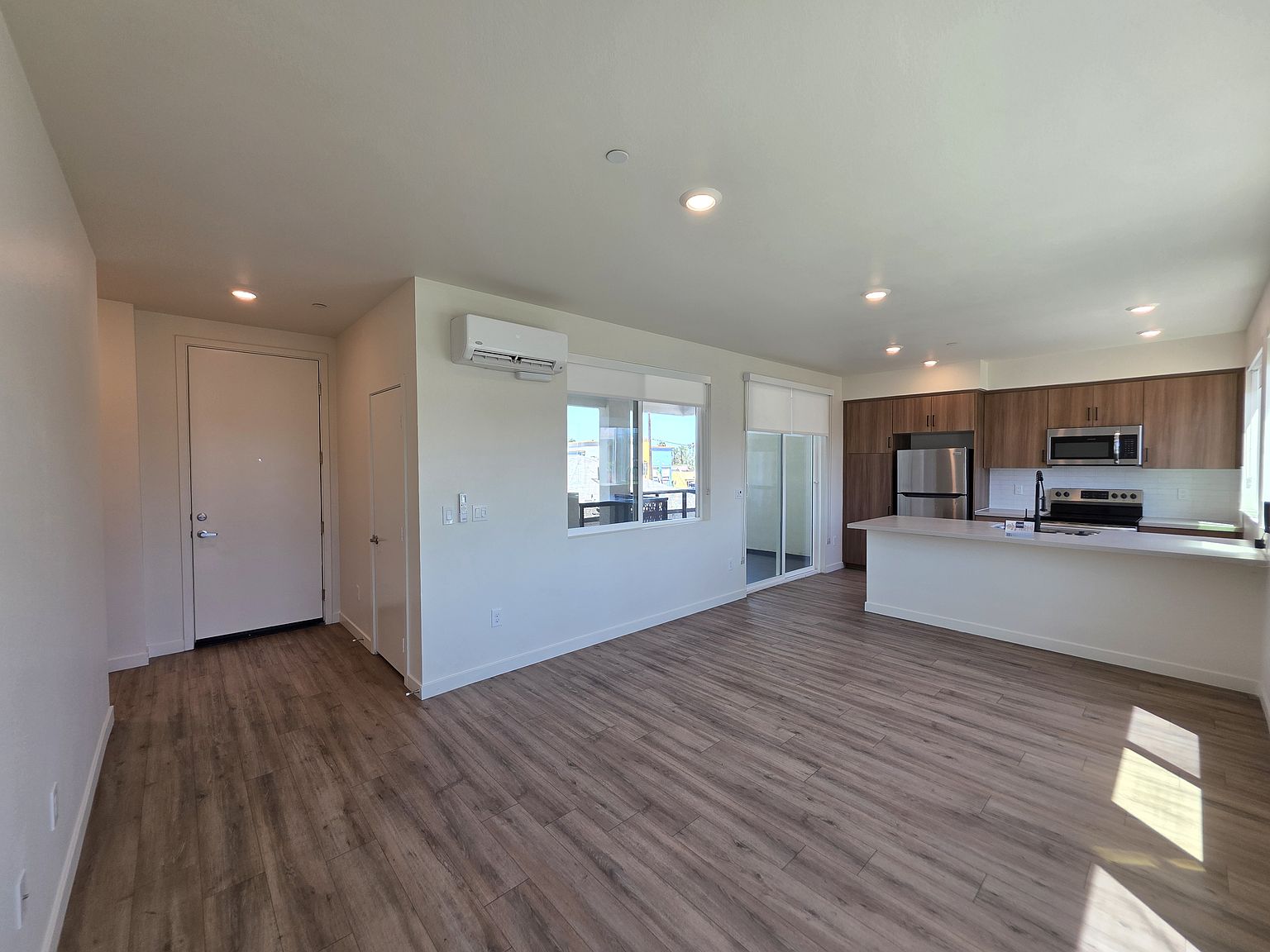 619 Highland Ave photo 2