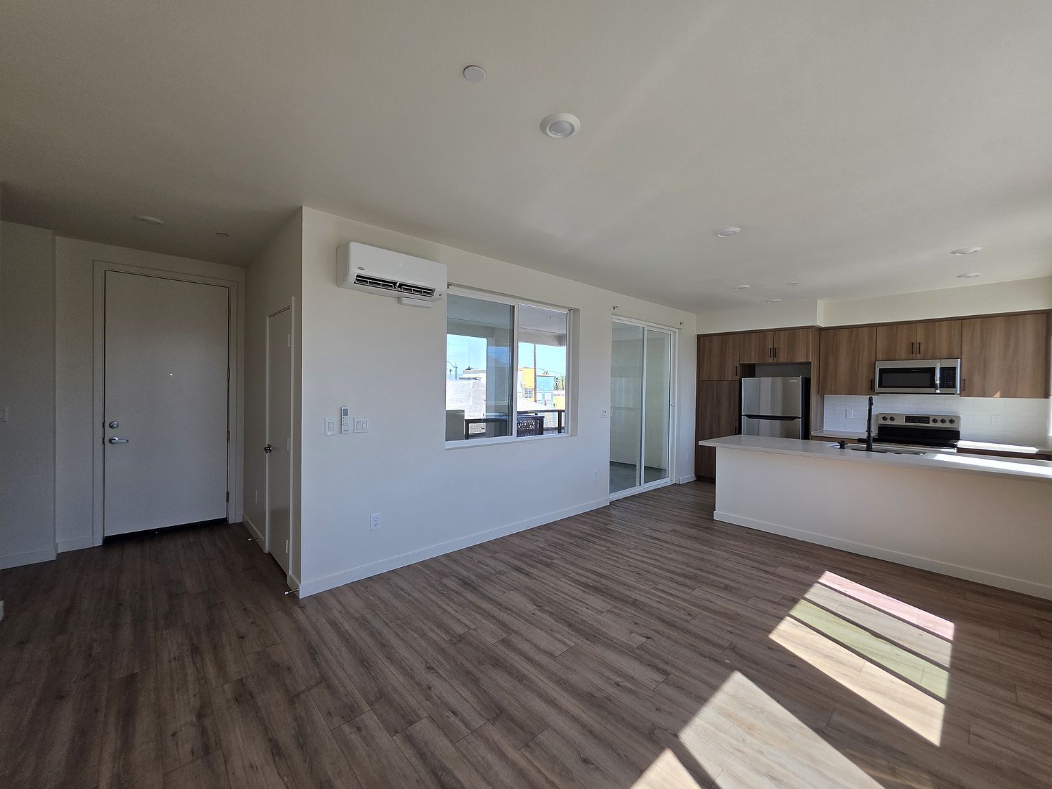 619 Highland Ave photo 4