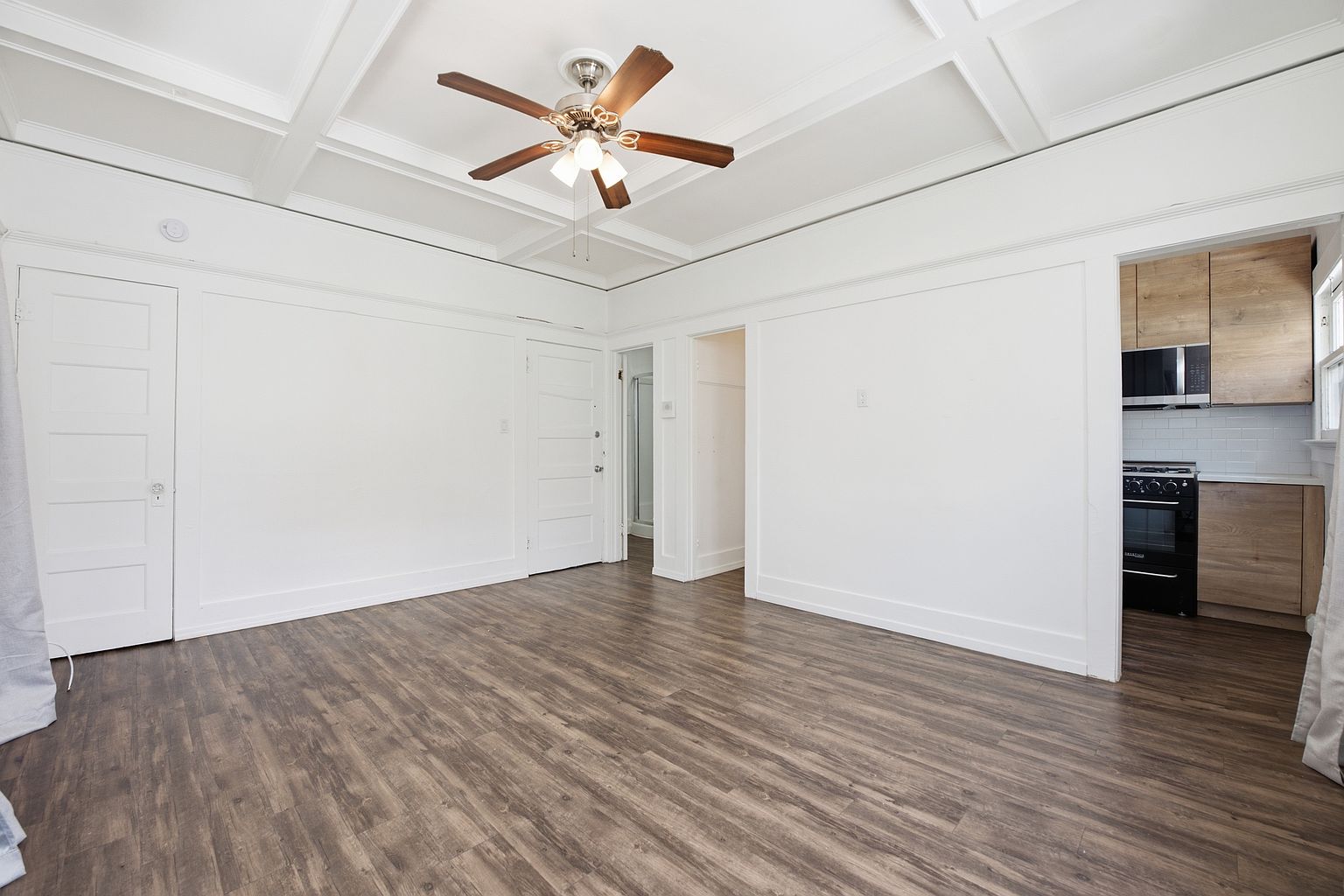 3105 5th Ave photo 4