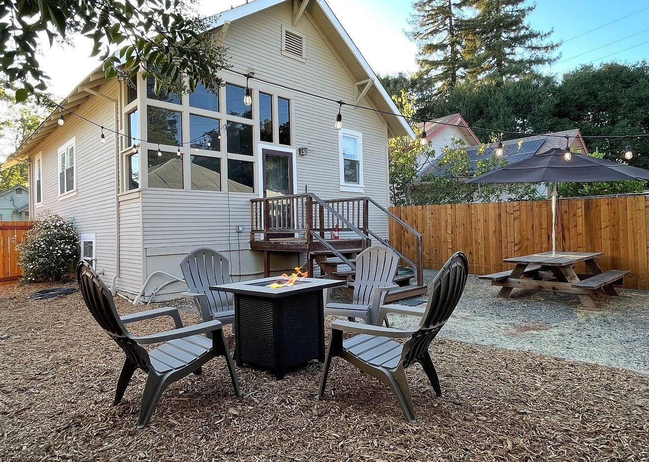 12 Pierson St photo 4