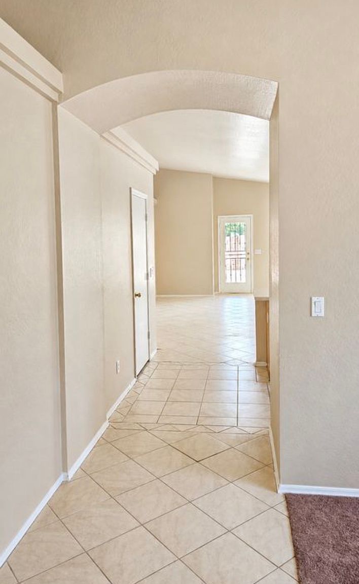 1734 E San Xavier Dr photo 3