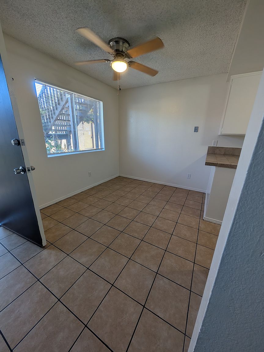 1054 S Magnolia Ave photo 4