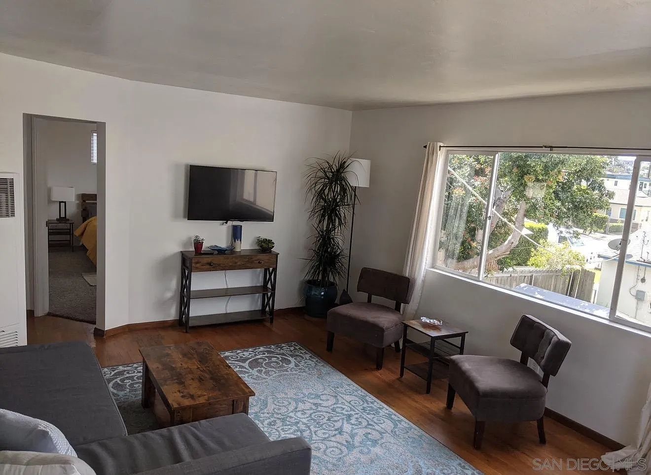4662 Point Loma Ave photo 5