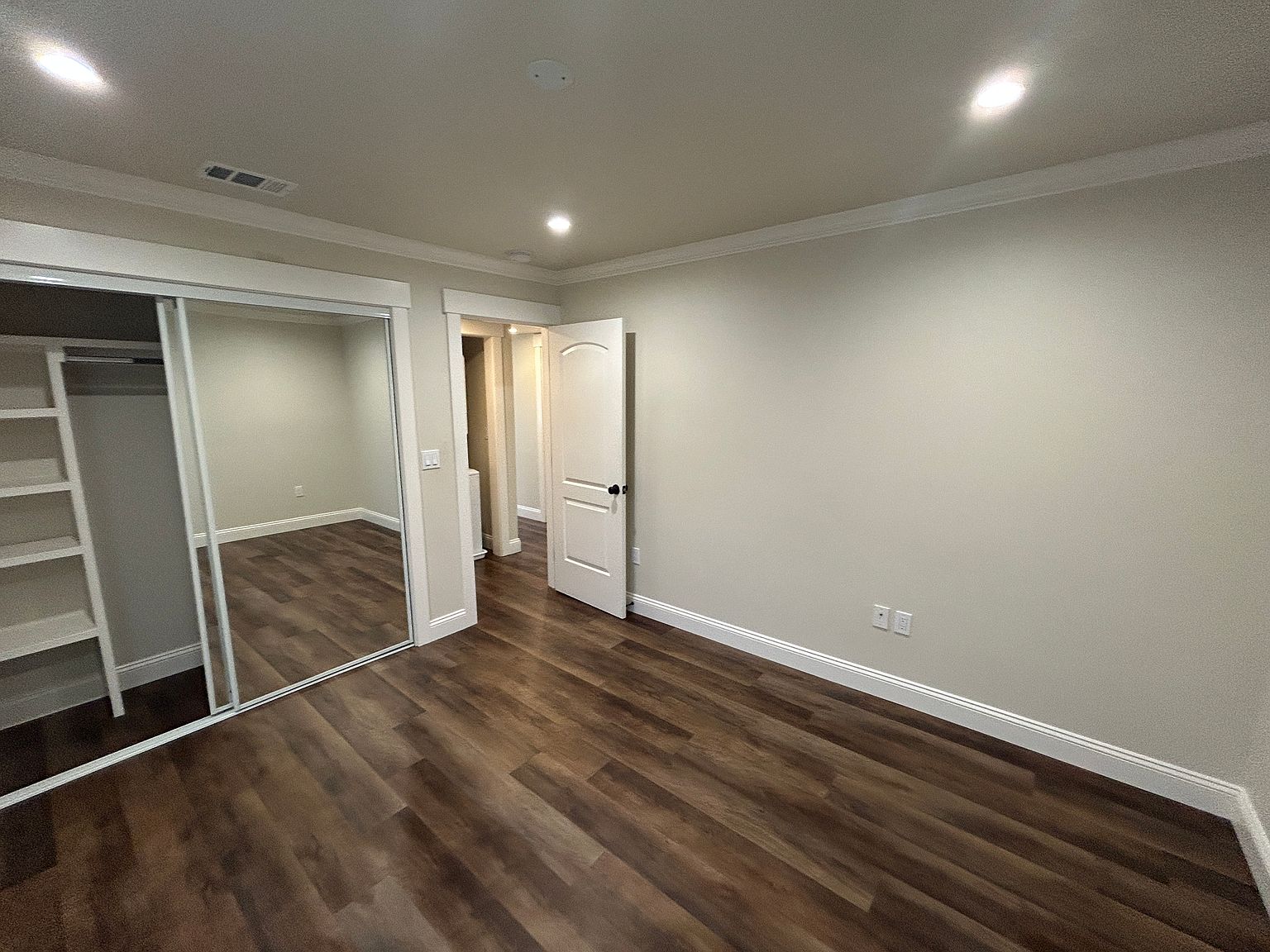 715 Sacramento St photo 5