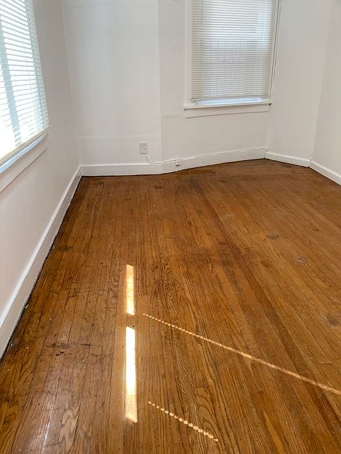 1818 Lakeshore Ave photo 2