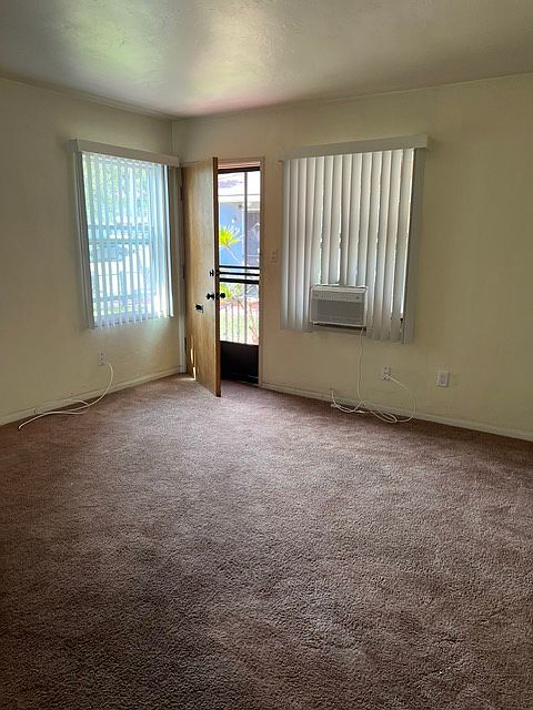 3145 Reynard Way photo 2