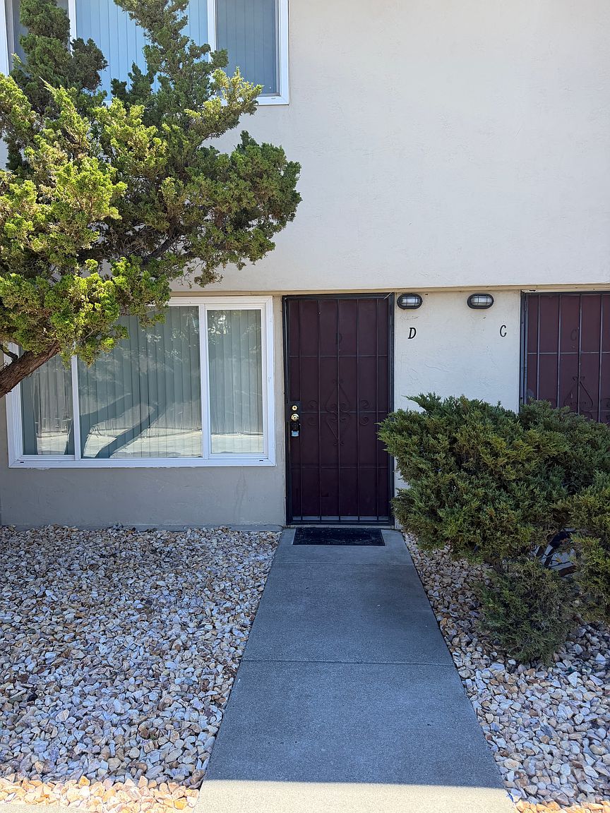 1218 Dana Dr photo 2