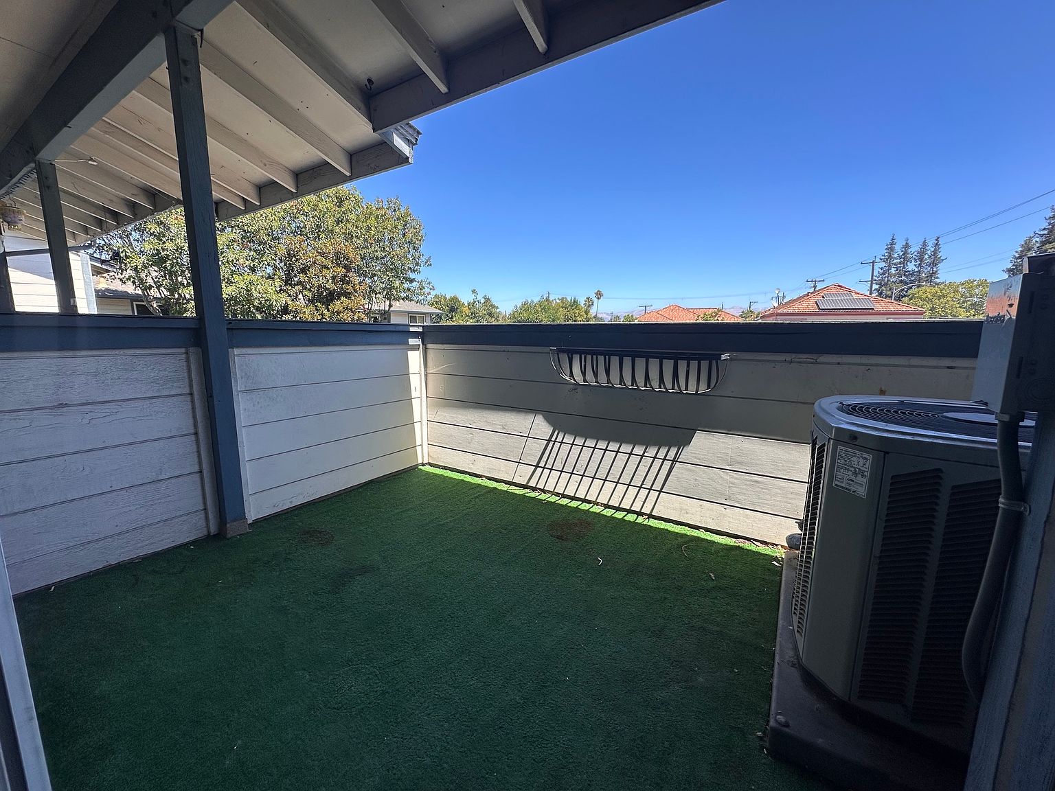 1394 Palm St photo 4