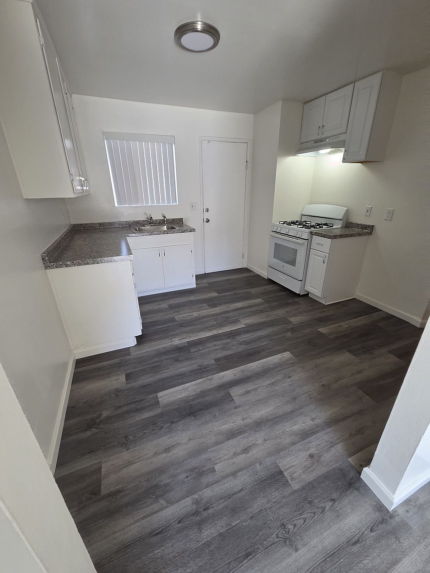85 Madison Ave photo 3
