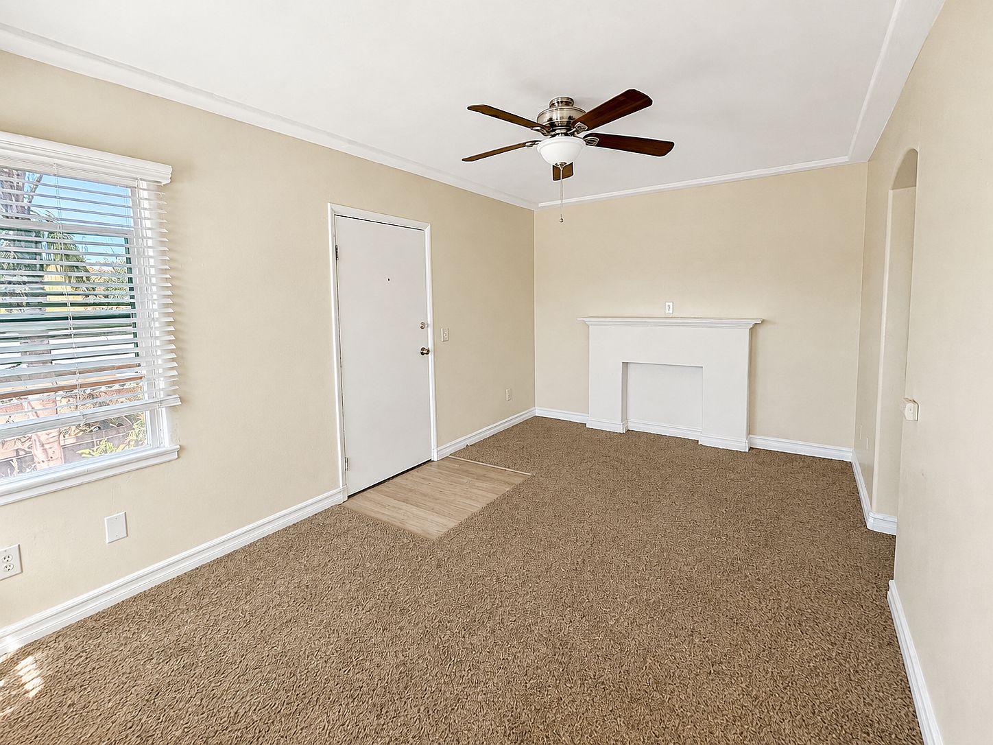 3827 Arnold Ave photo 3
