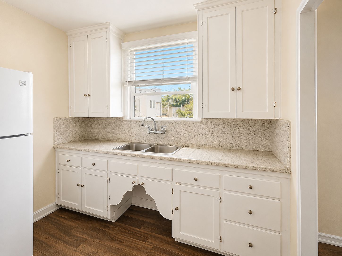 3827 Arnold Ave photo 4