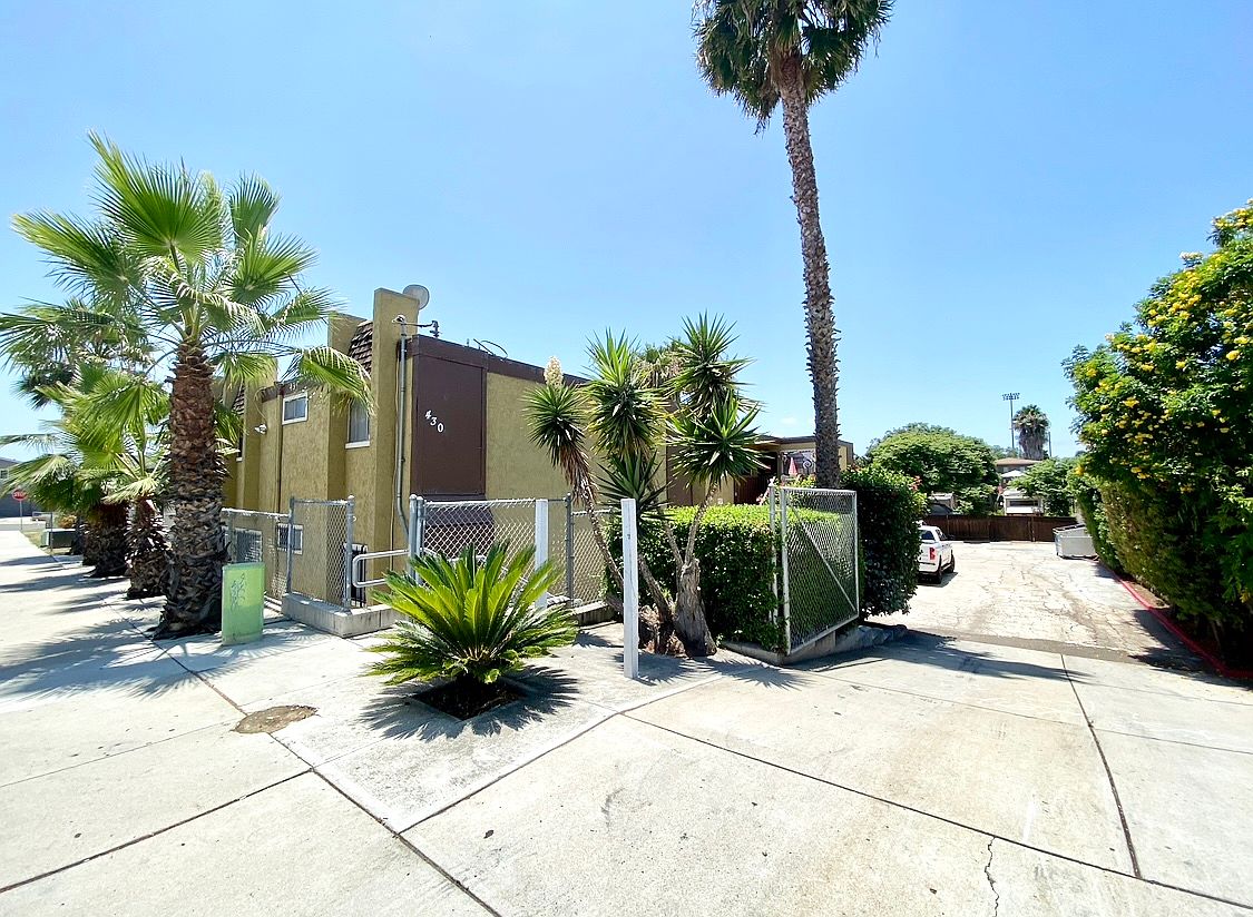 430 S Willie James Jones Ave photo 3