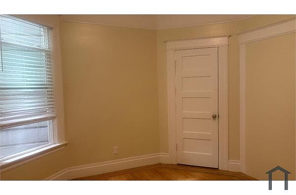 552 6th Ave photo 5