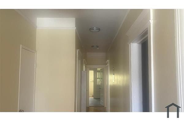 552 6th Ave photo 4