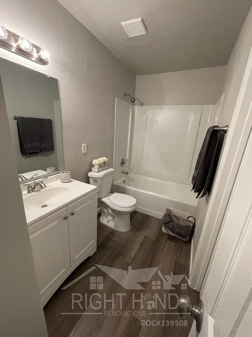 1647 N Cameron St photo 5