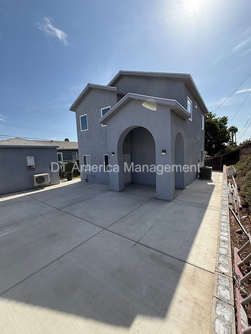 5484 Timothy Dr photo 3