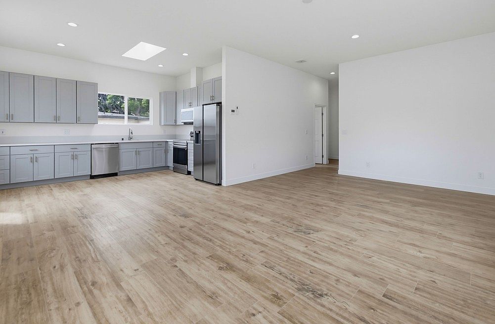 556 F St photo 4