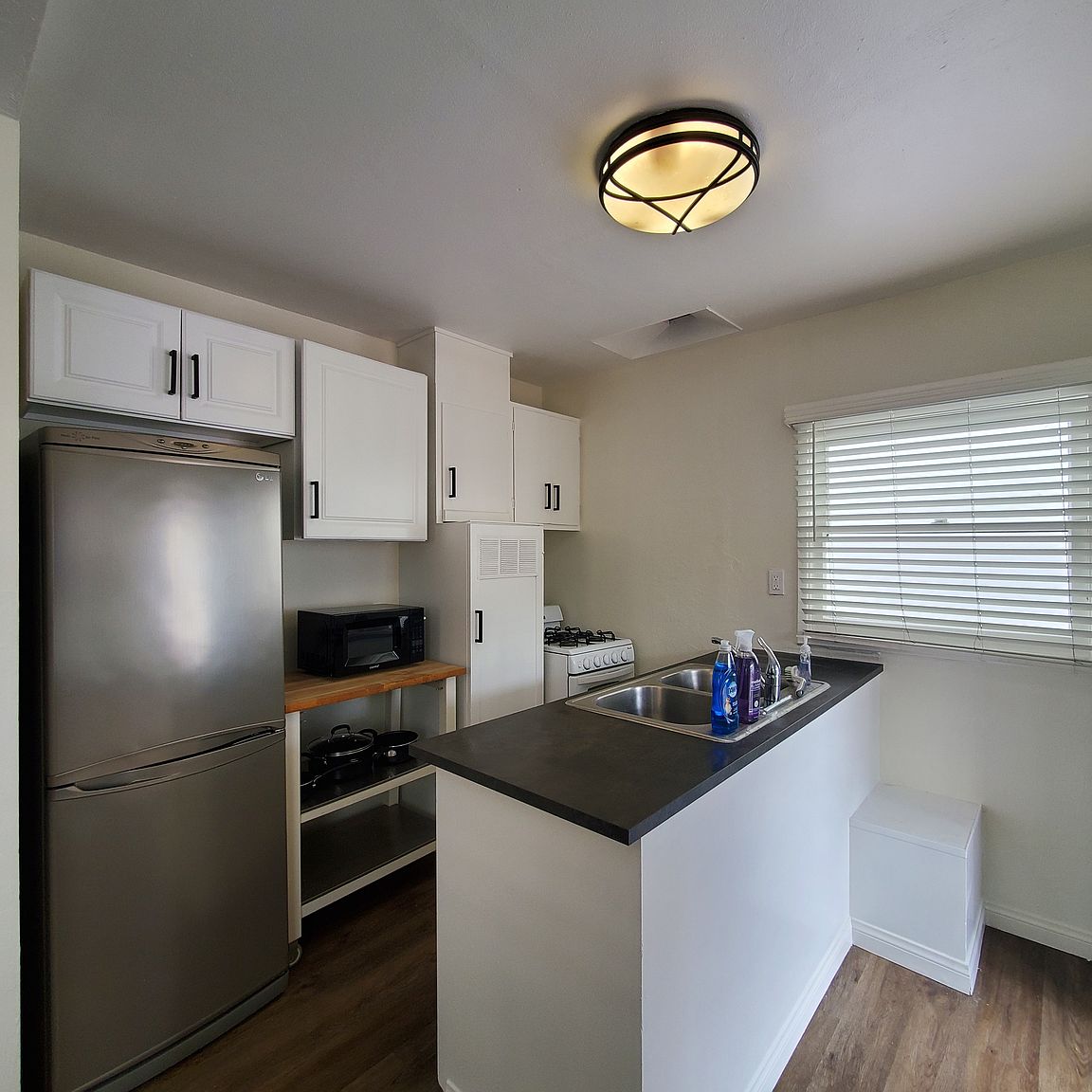 1666 Thomas Ave #1/2 photo 2