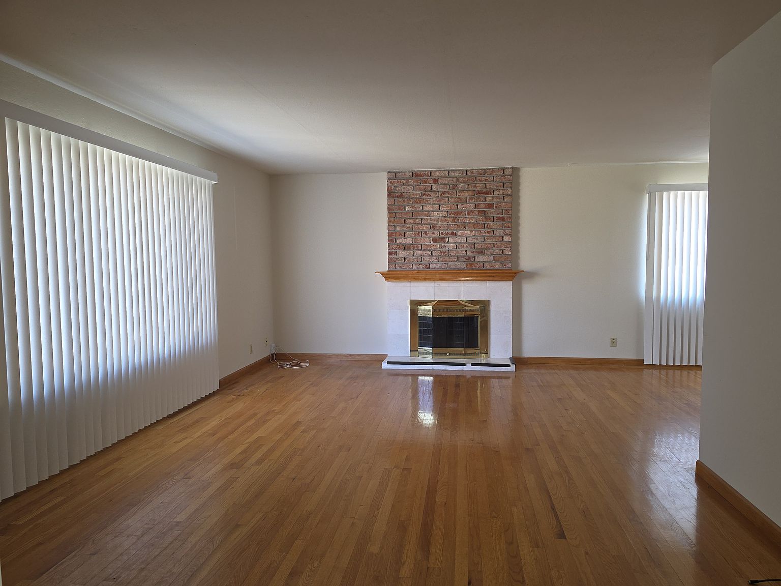 657 Alberta Ave photo 3