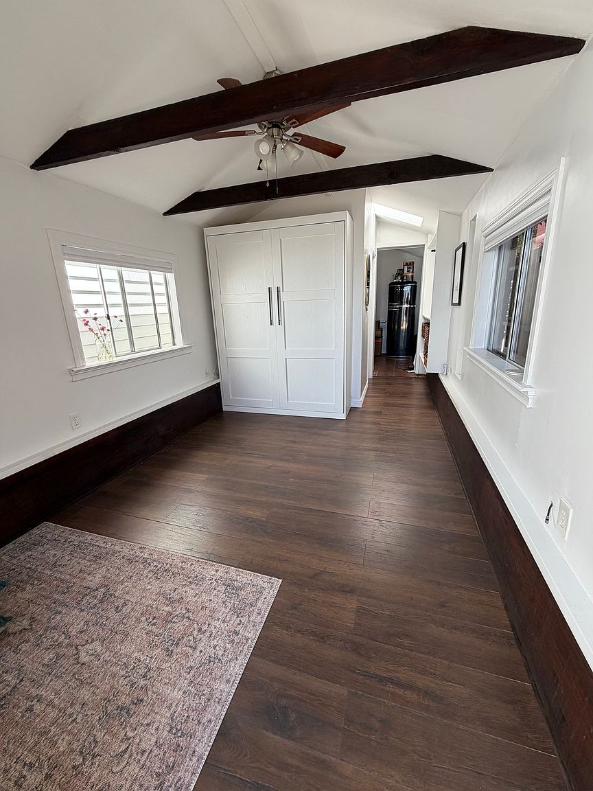 302 Barbara Ave photo 3