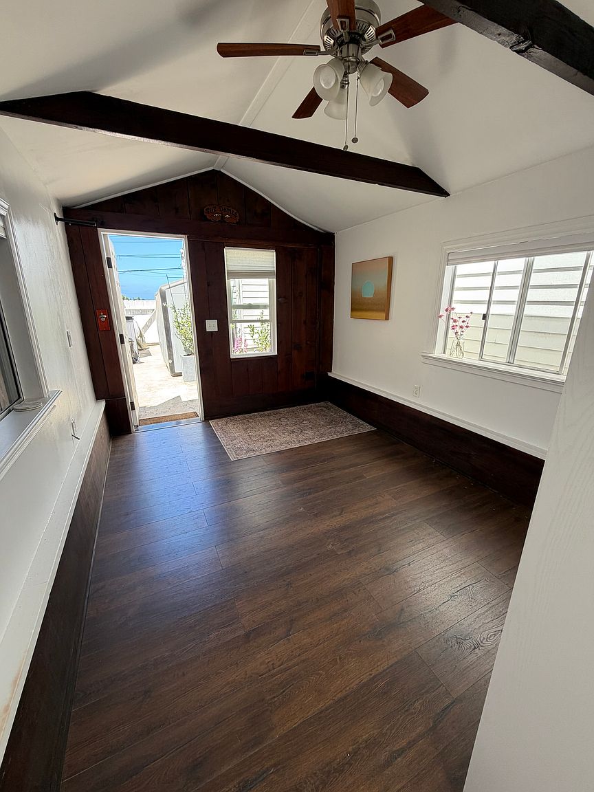302 Barbara Ave photo 4
