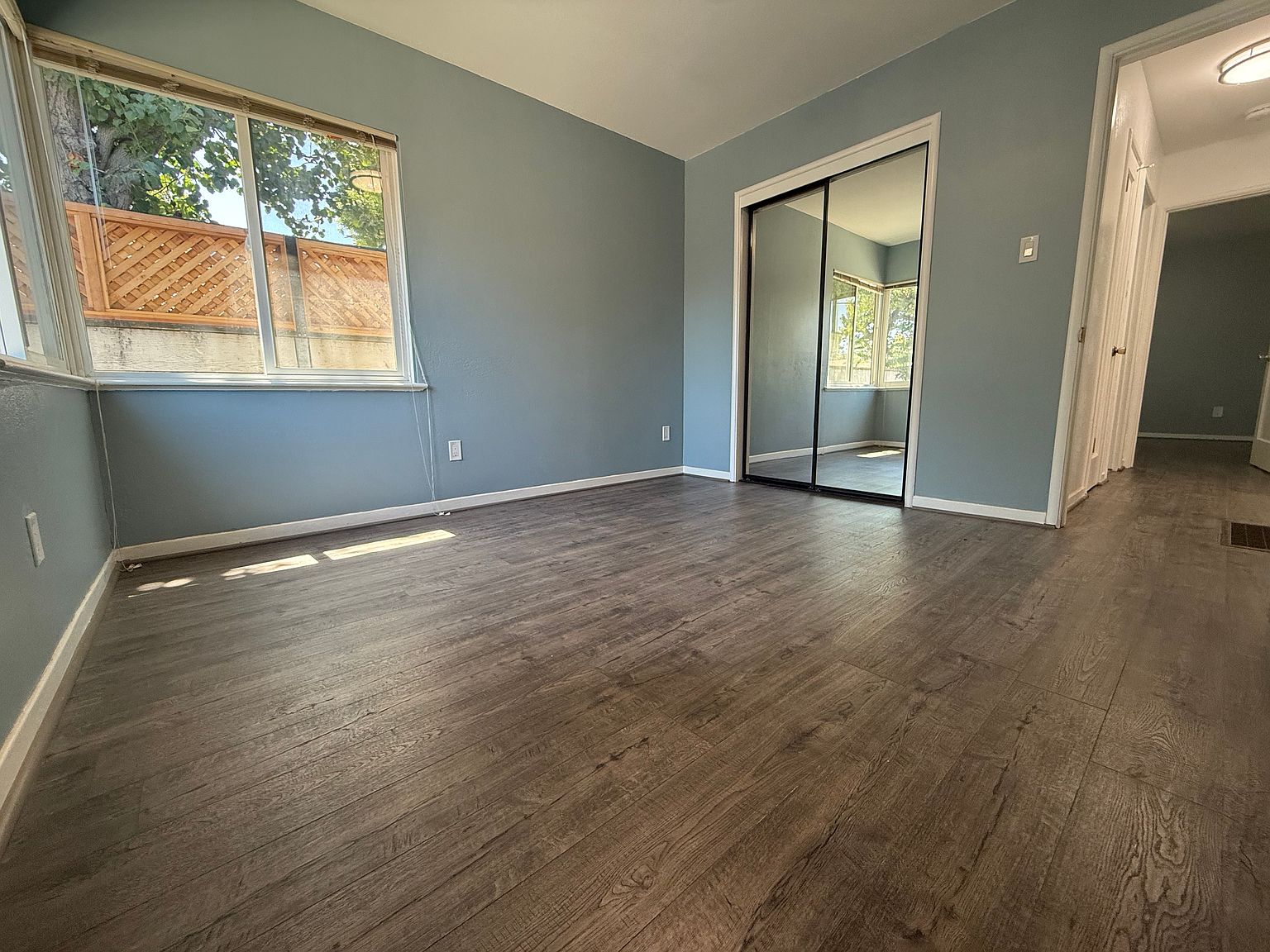 22593 Pearl Ave photo 4