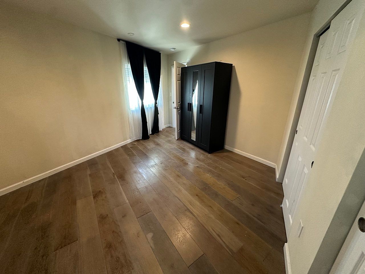 927 Durant Ave photo 2