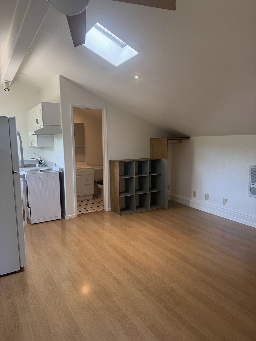 1330 York Dr photo 2