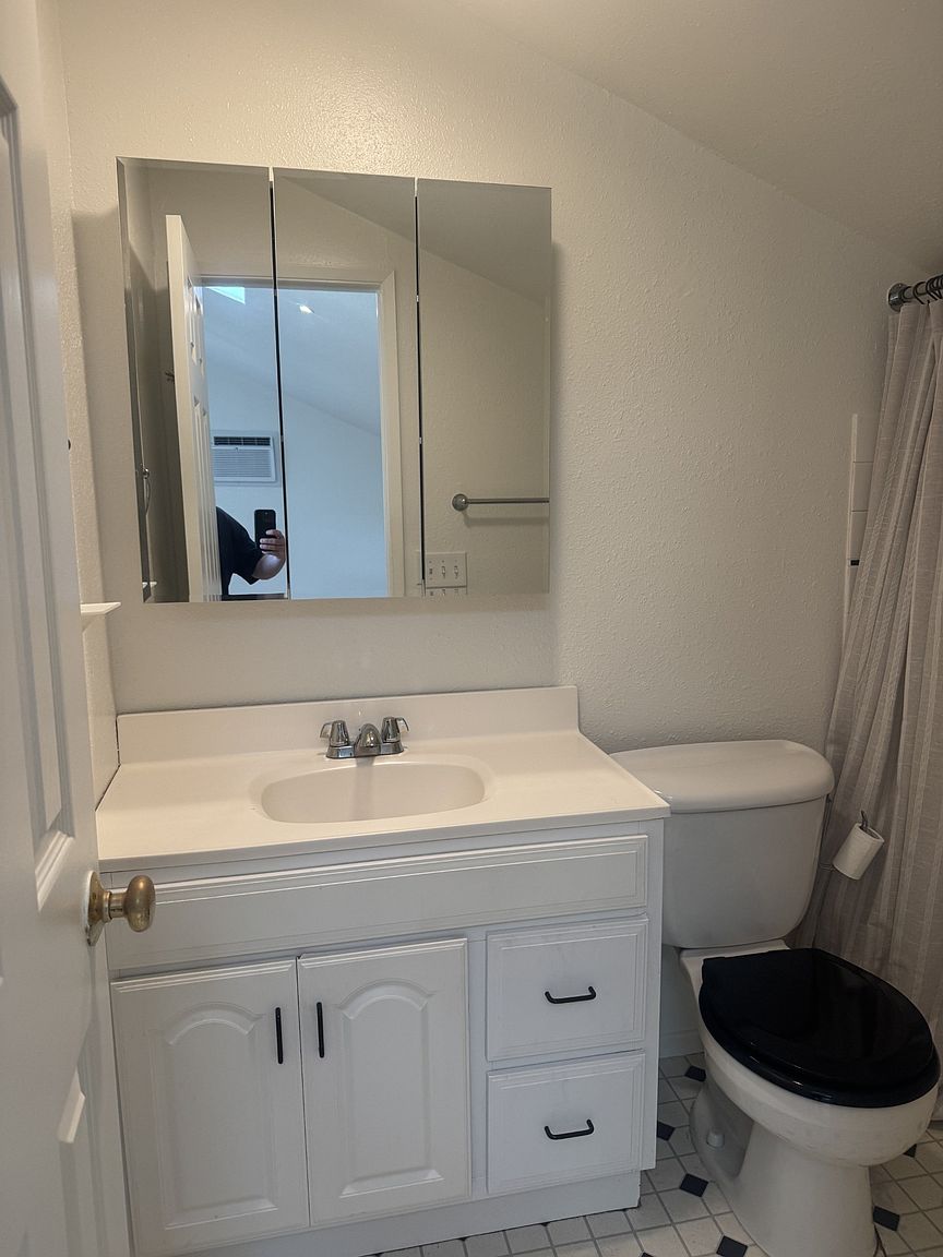 1330 York Dr photo 5