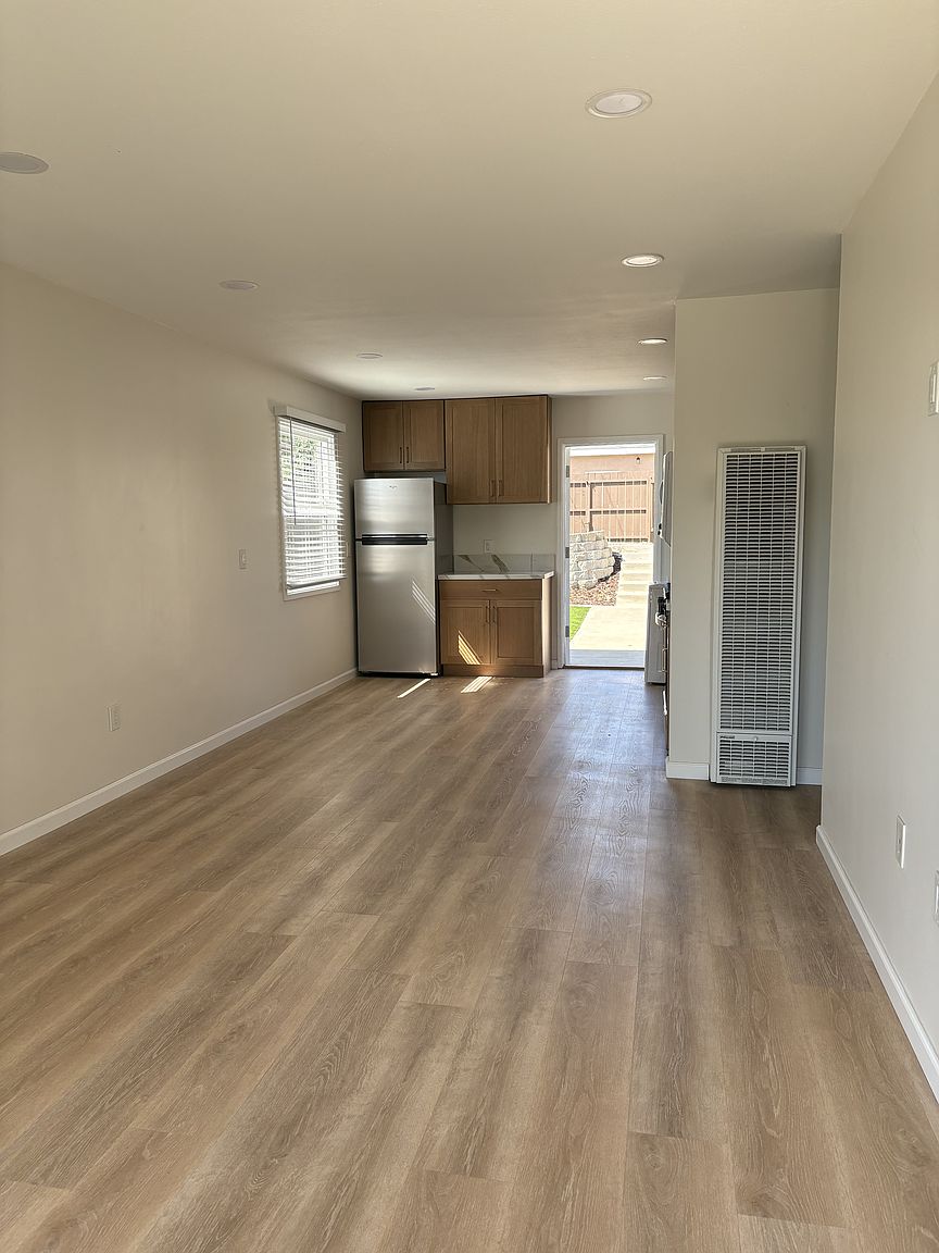 3436 Clairemont Mesa Blvd photo 2