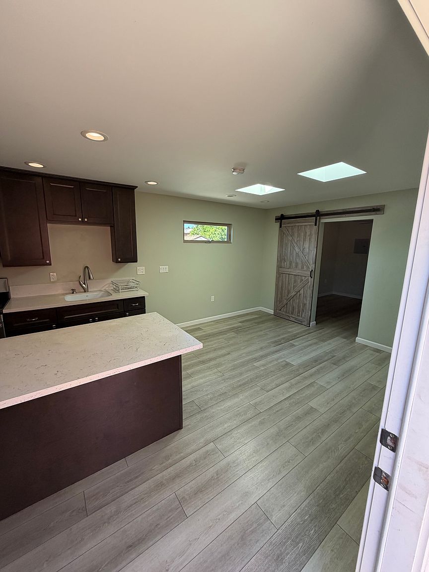 5025 College Ave photo 4