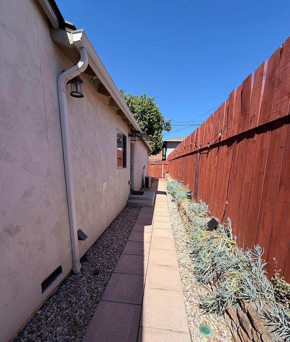 5025 College Ave photo 3
