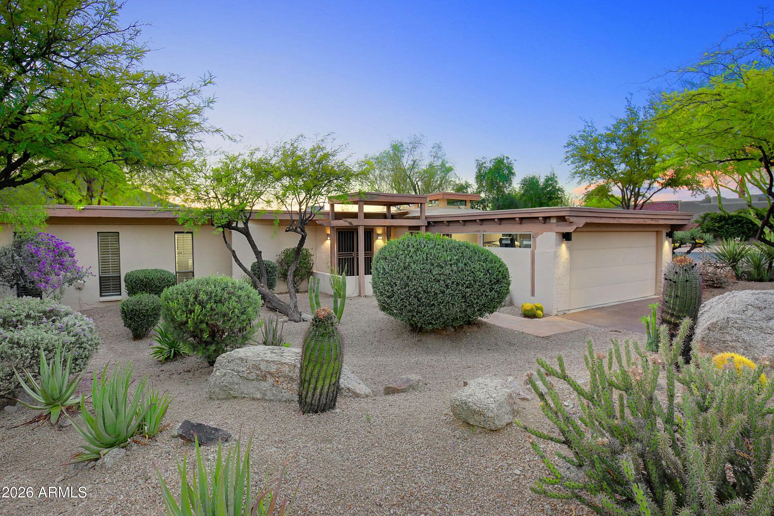 1049 N Boulder Dr photo 3