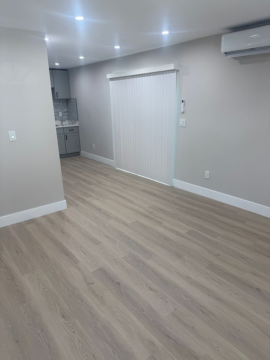 943 N Roosevelt Ave photo 3