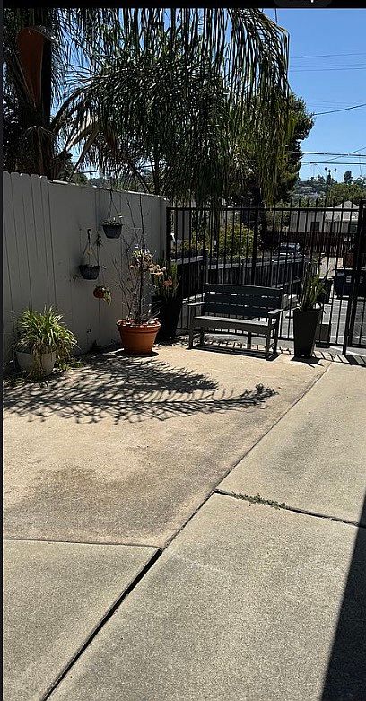 4636 4th St photo 3