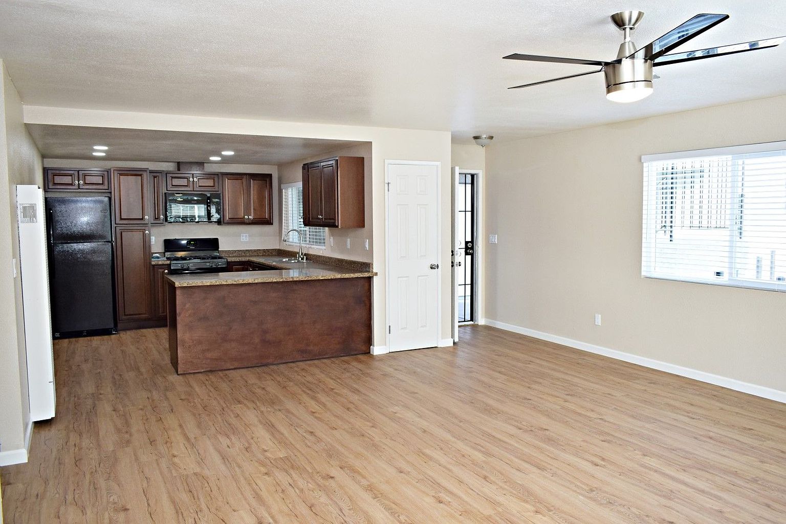 2216 photo 4