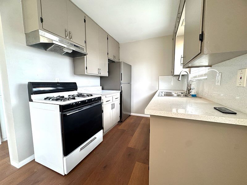 3320 Vista Ave photo 4
