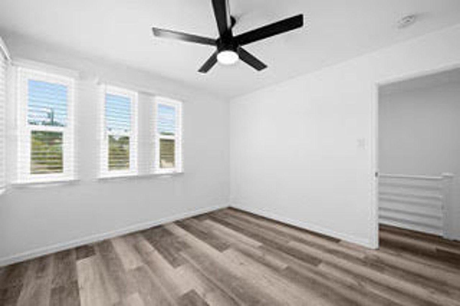 2134 Drescher St photo 4