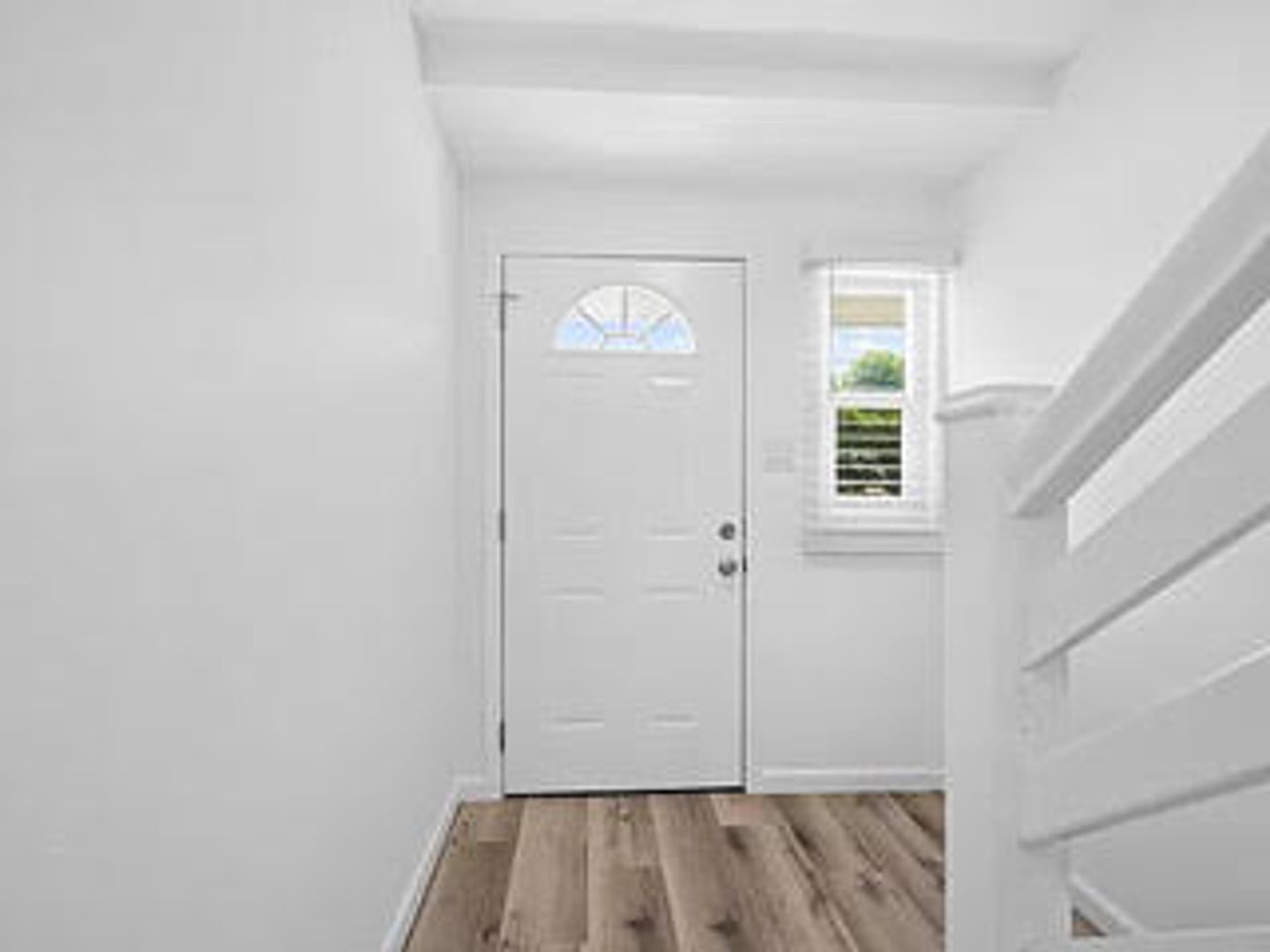 2134 Drescher St photo 2