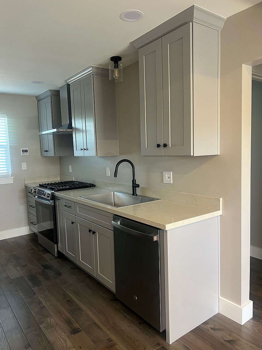 119 Herman Ave photo 3