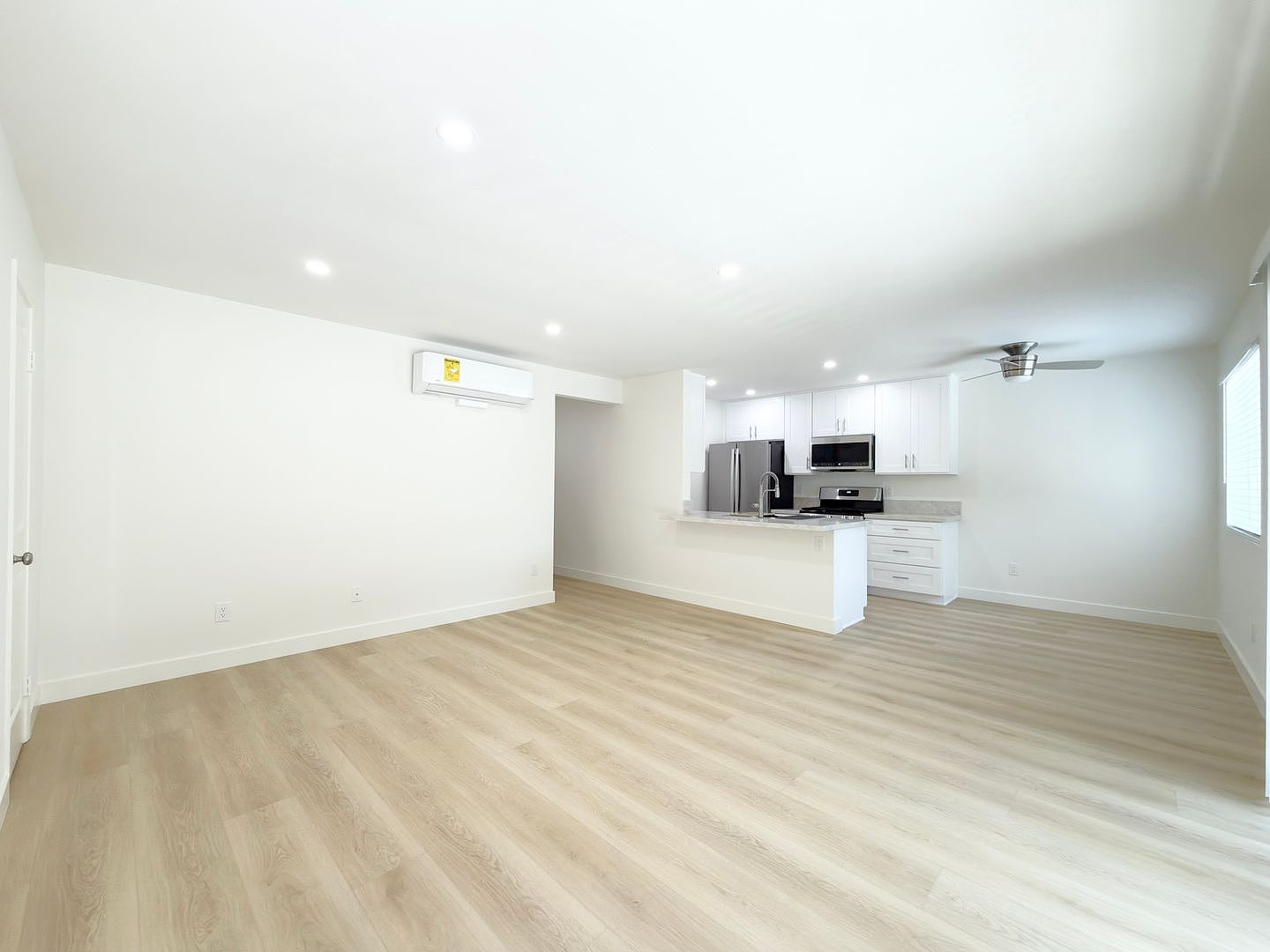 1435 N Vulcan Ave photo 3